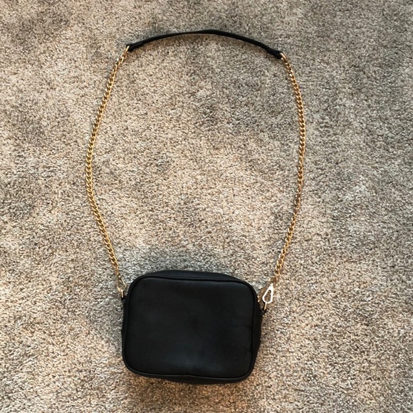 Forever 21 Handbags - *SOLD* Forever 21 Black & Gold Crossbody Purse